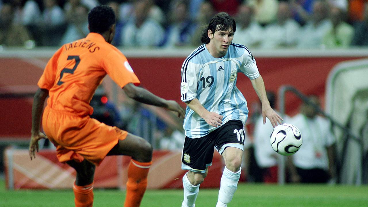 Lionel Messi en action à la Coupe du monde 2006 lors du duel avec Orange.