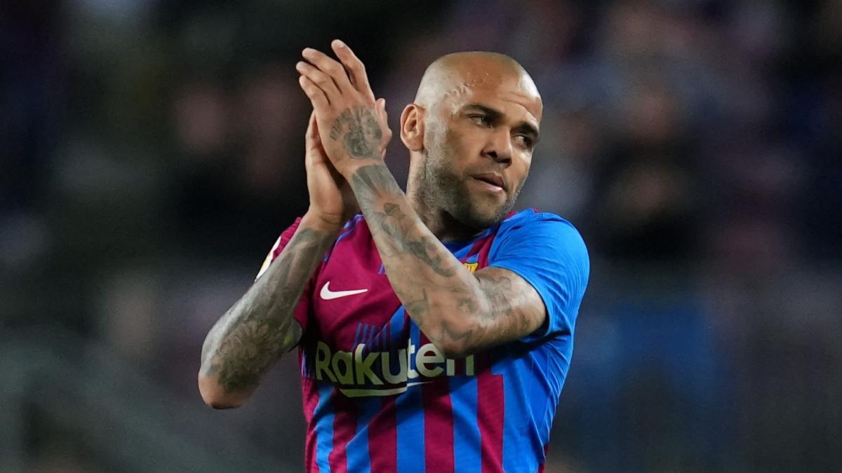 Dani Alves avoue qu'il n'a pas aimé son départ du FC Barcelone et laisse un message : ''Ils ne se soucient pas des gens qui ont fait l'histoire''.