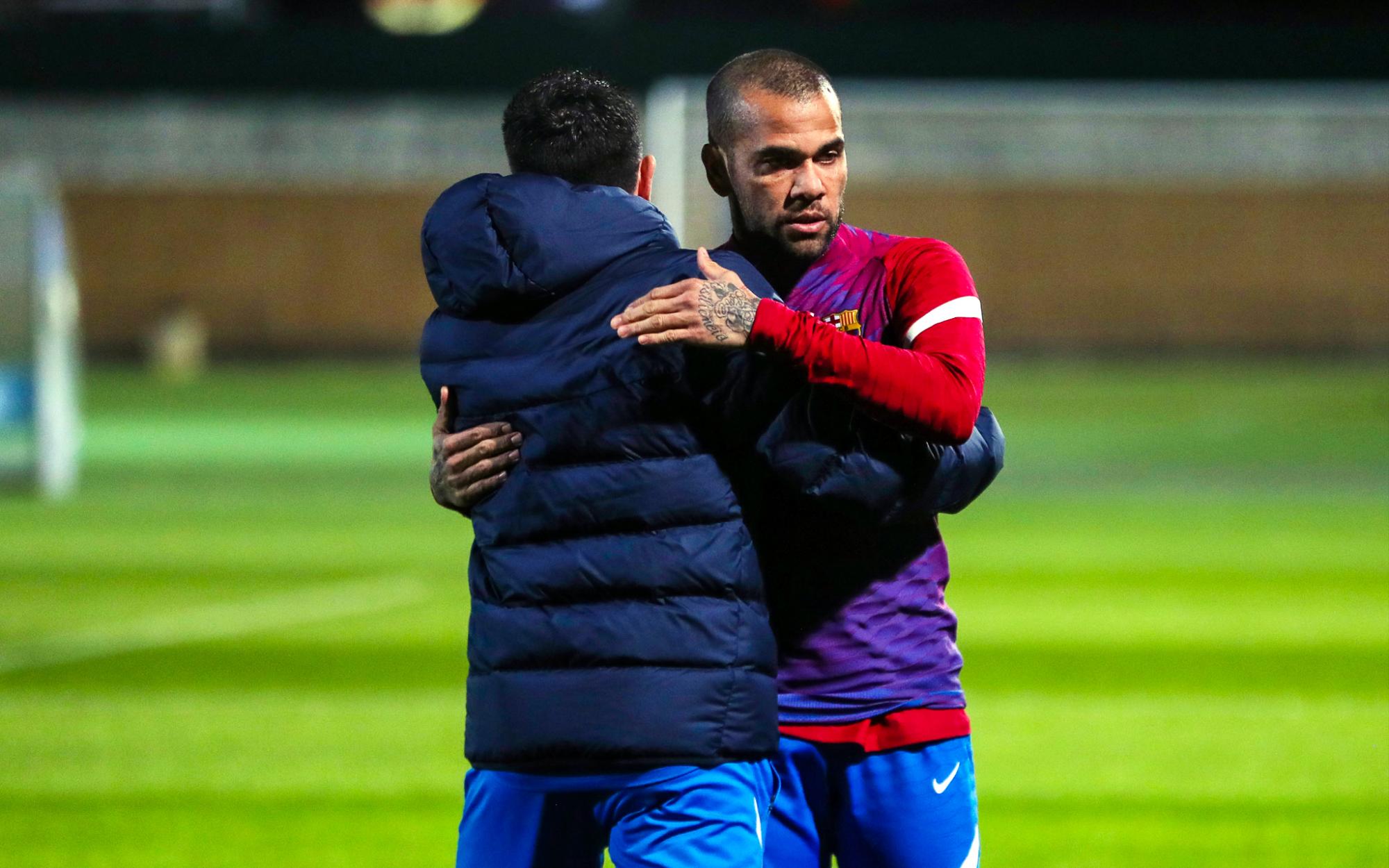 Dani Alves avoue qu'il n'a pas aimé son départ du FC Barcelone et laisse un message : ''Ils ne se soucient pas des gens qui ont fait l'histoire''.