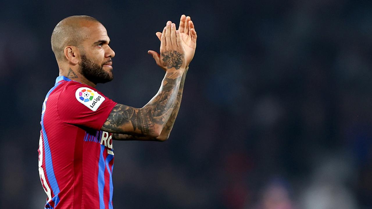 Dani Alves a dû quitter le FC Barcelone six mois seulement après son retour.