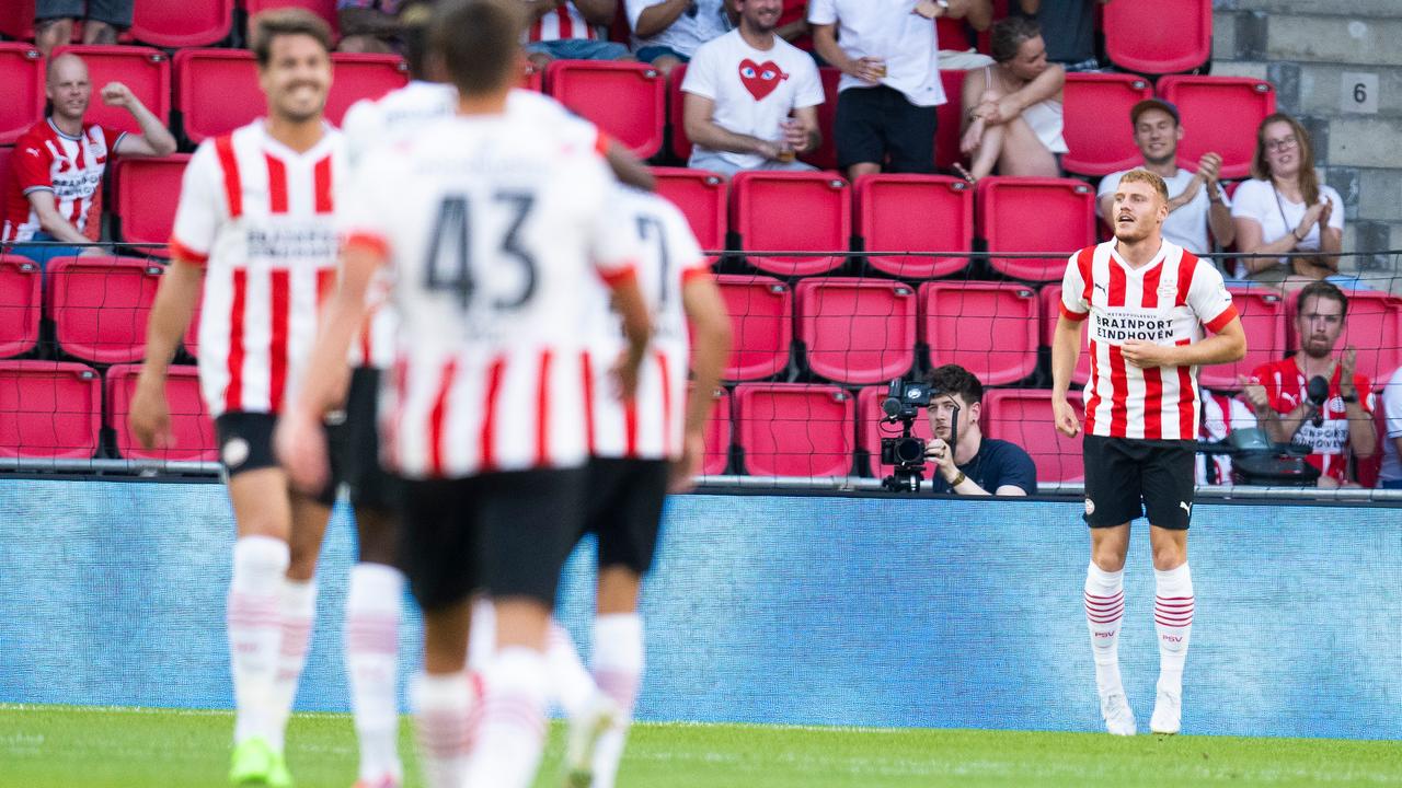 Le PSV a été trop fort pour le FC Eindhoven par 5-0 mardi dans un Philips Stadion étouffant.