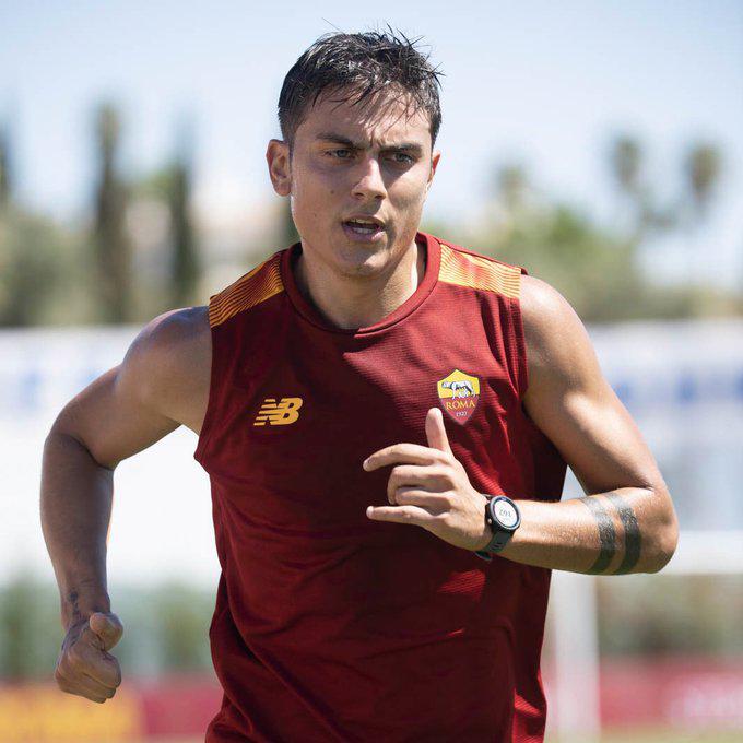 Dybala travaille déjà comme joueur de la Roma sous la direction de Mourinho.