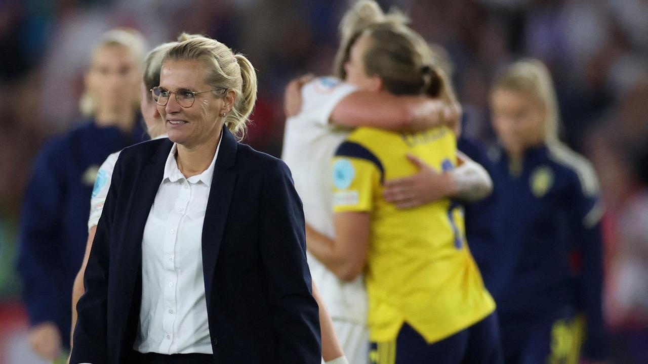 Sarina Wiegman s'en va satisfaite après avoir atteint la finale du championnat européen.