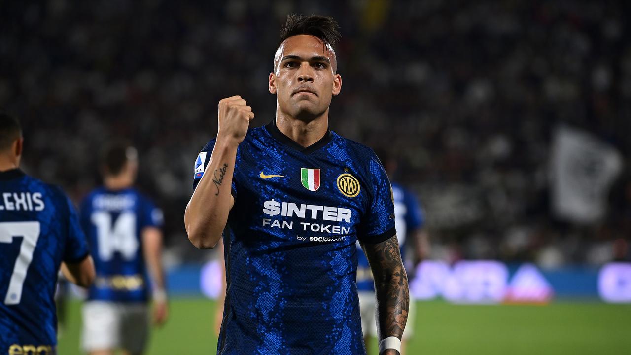 Lautaro Martínez a ouvert le bal en portant le score à 1-0 contre Spezia d'une belle frappe.
