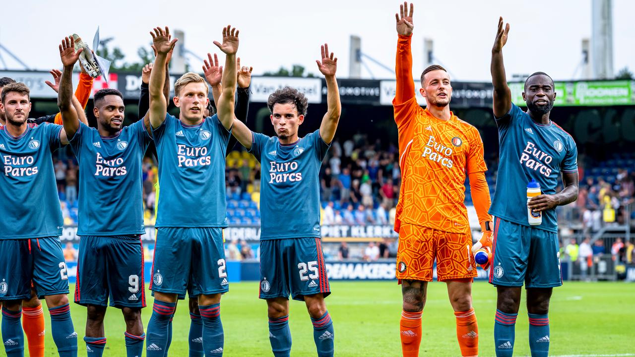 Les joueurs de Feyenoord remercient le public.