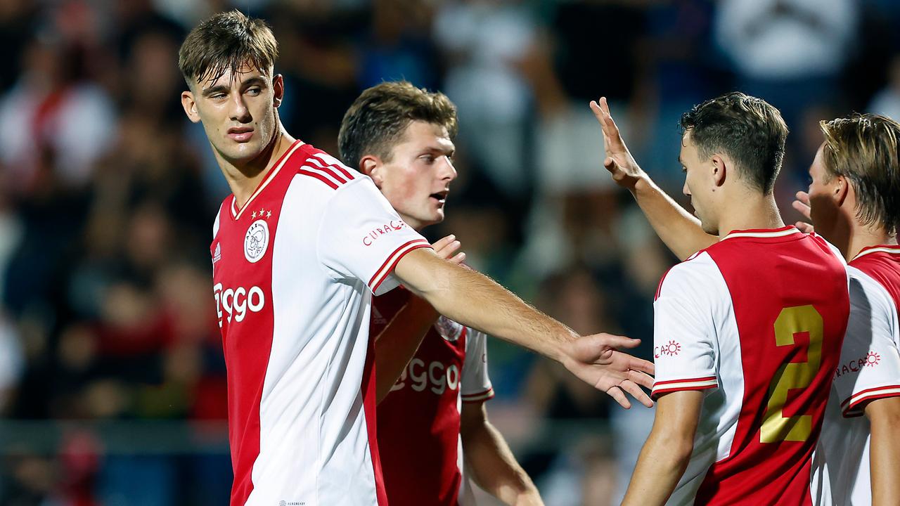 Le mercenaire Lorenzo Lucca a marqué son premier but à Amsterdam.