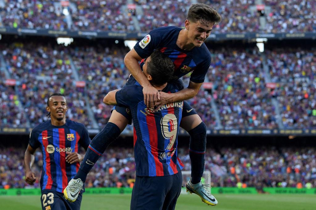 Un buteur polonais ! Lewandowski réalise un doublé lors de la victoire du FC Barcelone sur Valladolid au Camp Nou.