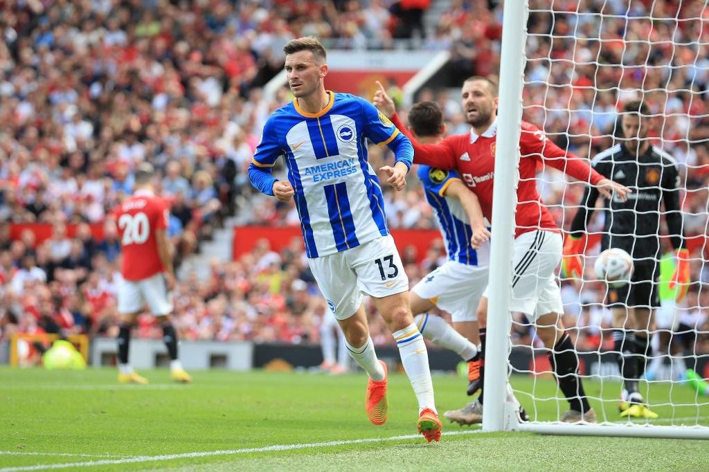 Manchester United démarre la Premier League par une défaite douloureuse à Old Trafford ; Cristiano Ronaldo a débuté sur le banc.