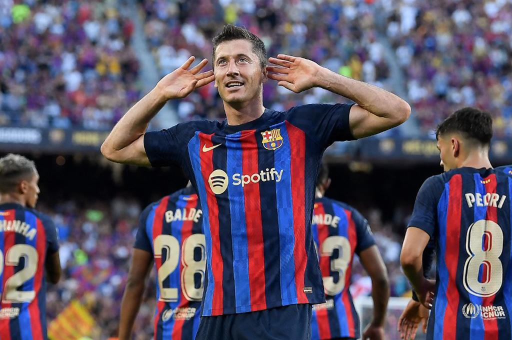 Un buteur polonais ! Lewandowski réalise un doublé lors de la victoire du FC Barcelone sur Valladolid au Camp Nou.