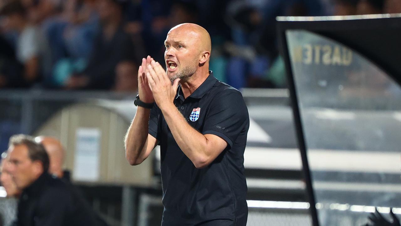 Le PEC Zwolle, sous la direction de l'entraîneur Dick Schreuder, est en tête de la Keuken Kampioen Divisie avec quinze points en cinq matches.