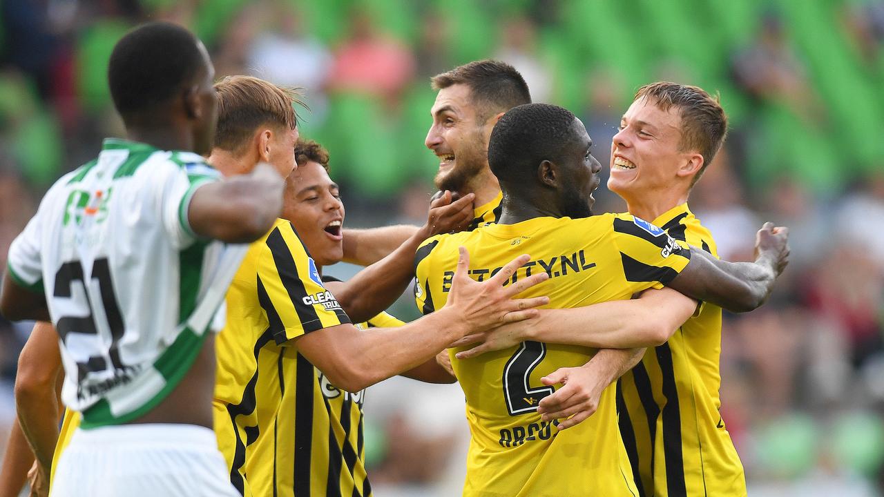 Joie à Vitesse après le but de Matús Bero.