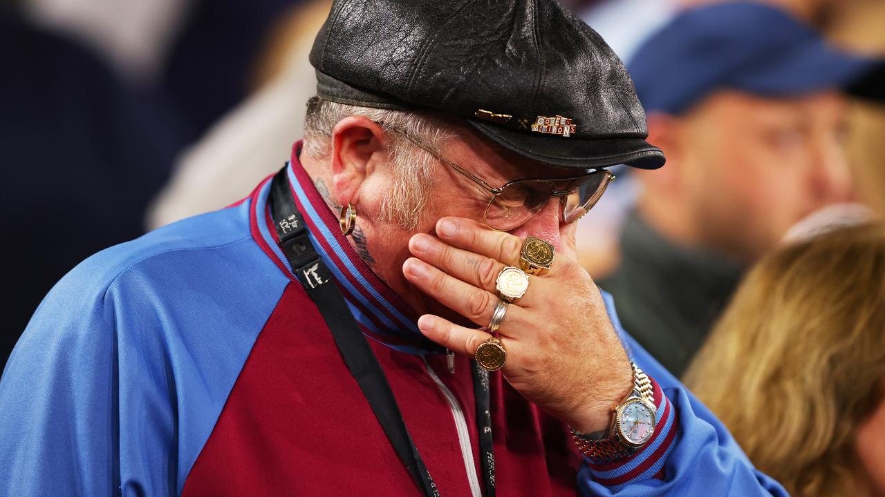 Ce fan de West Ham United ne l'a pas gardé au sec.
