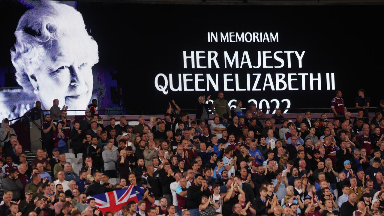 La reine Elizabeth est restée sur le trône pendant soixante-dix ans, ce qui fait d'elle le monarque britannique ayant siégé le plus longtemps.