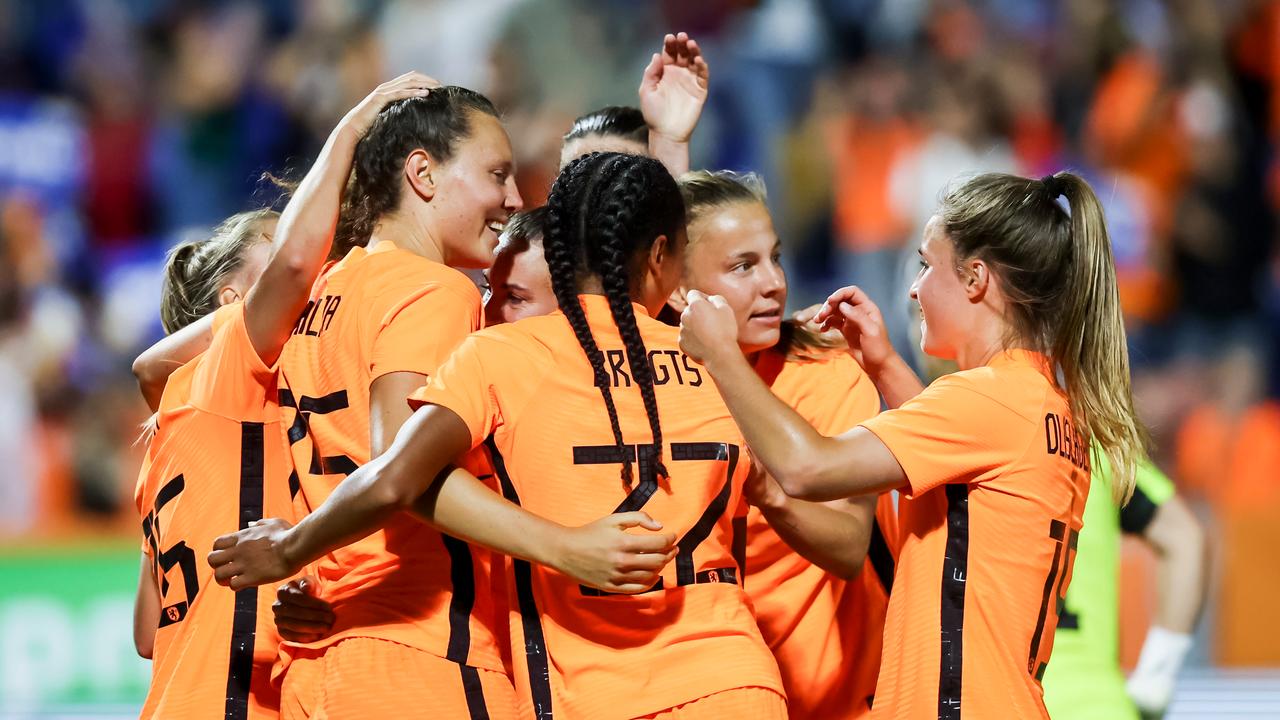 Les femmes Orange ont gagné grâce à un but tardif de Fenna Kalma.