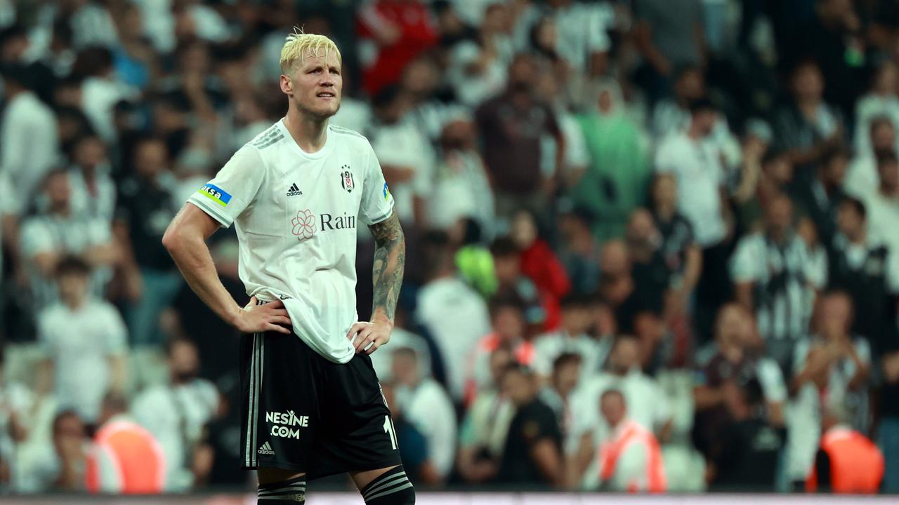 Wout Weghorst s'incline après avoir perdu avec Besiktas à Istanbul Basaksehir.