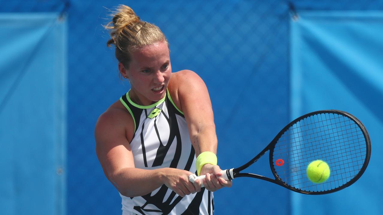 Richèl Hogenkamp est (pour l'instant) hors tennis star et va commencer à travailler à De Graafschap.