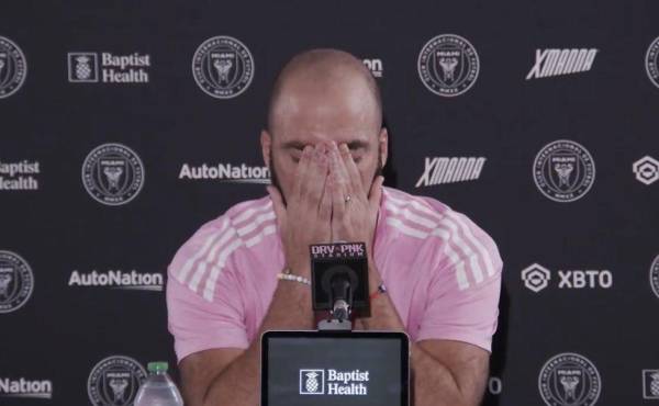 Higuain n'a pas pu retenir ses larmes le jour où il a annoncé sa retraite du football professionnel.