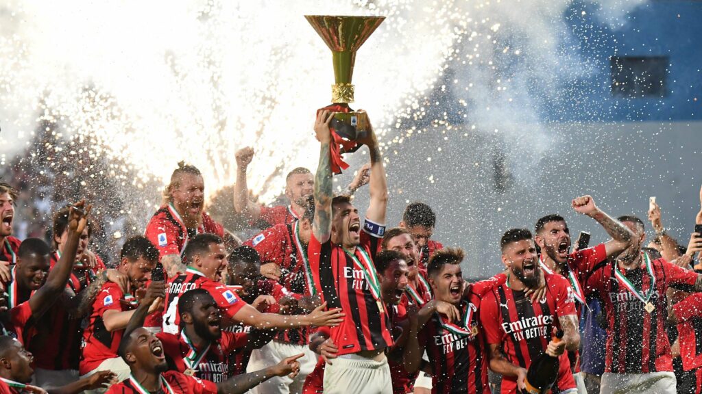 L'AC Milan avec le Scudetto de la Serie A