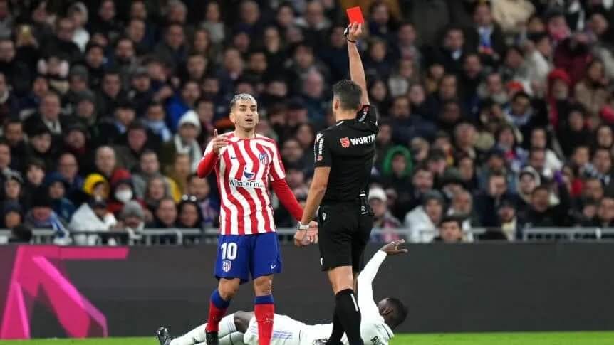 Expulsion d'Ángel Correa