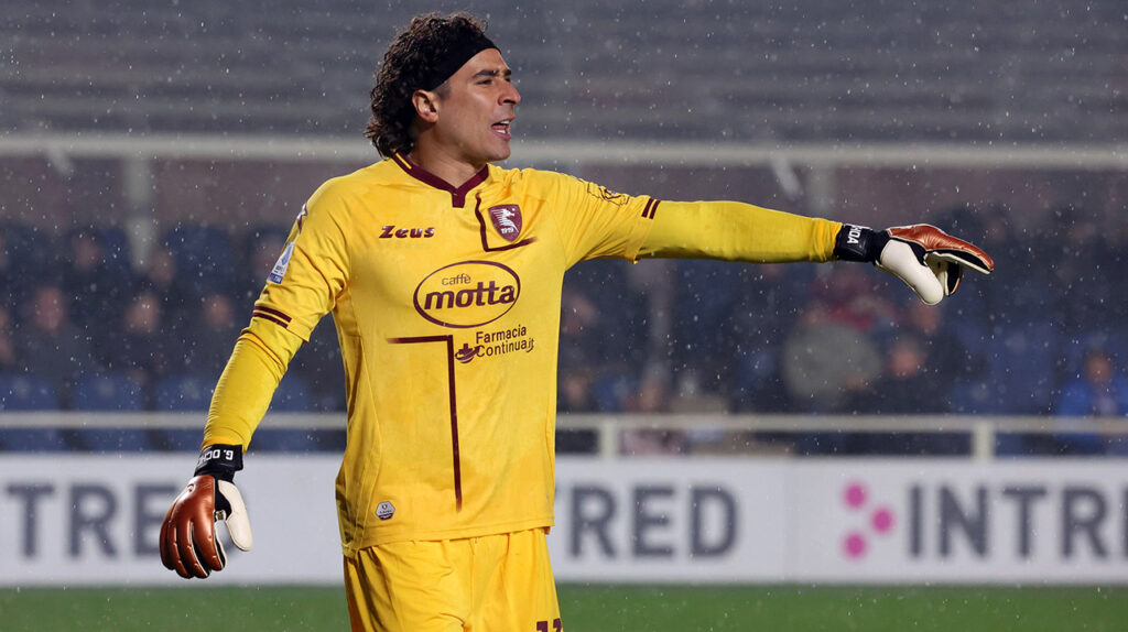 Guillermo Ochoa sur Atalanta BC vs US Salernitana
