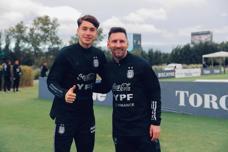 Matías, avant d'être appelé en équipe nationale argentine, avait déjà disputé quelques matches amicaux avec les catégories U-16 et U-17 de l'Albiceleste.