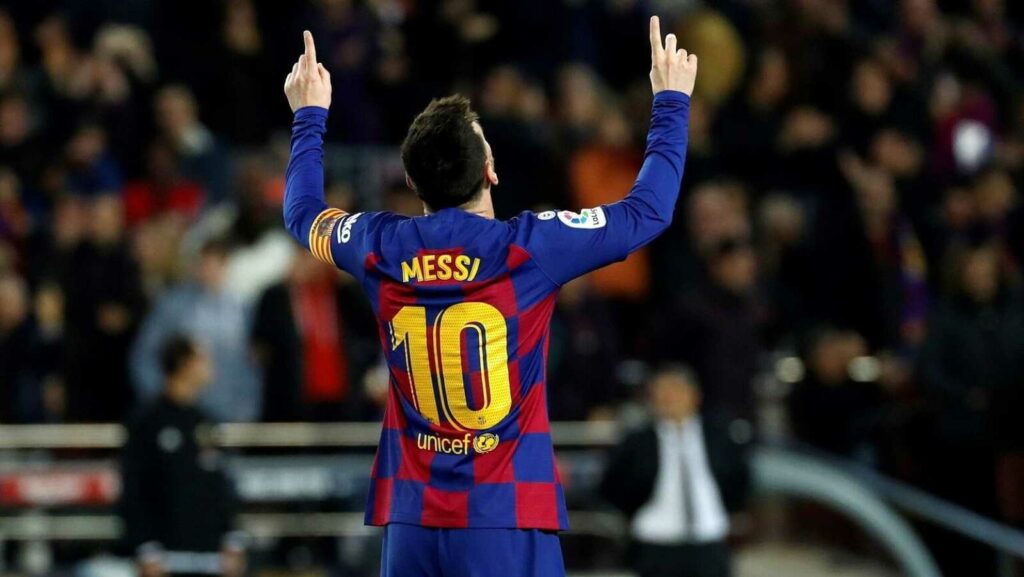 Messi a remporté 35 trophées collectifs avec les Blaugrana : 10 Liga, 7 Copa del Rey, 4 Ligue des champions de l'UEFA, 8 Supercoupes d'Espagne, 3 Supercoupes d'Europe et 3 Coupes du monde des clubs.