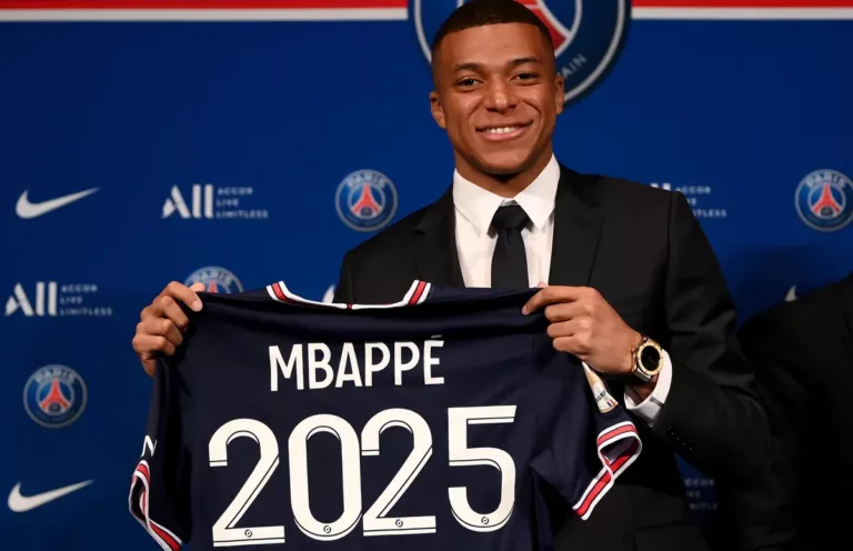 Mbappé reste PSG