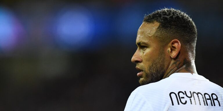Neymar reste PSG