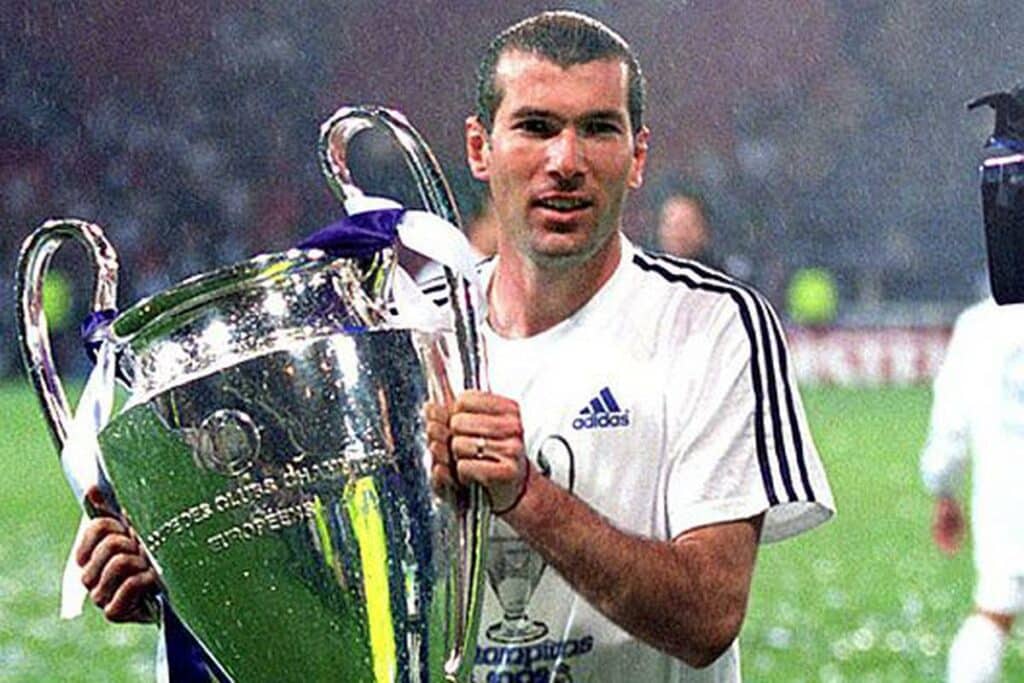 Zinédine Zidane est le numéro 5 sur la liste des meilleures recrues de Madrid.