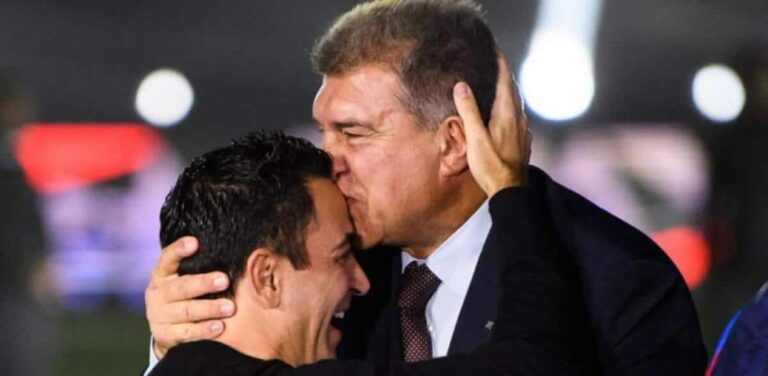 Xavi vs Laporta