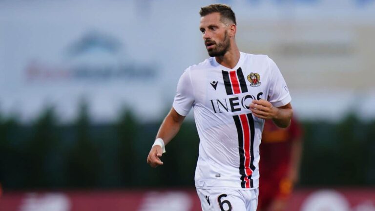 Morgan Schneiderlin out