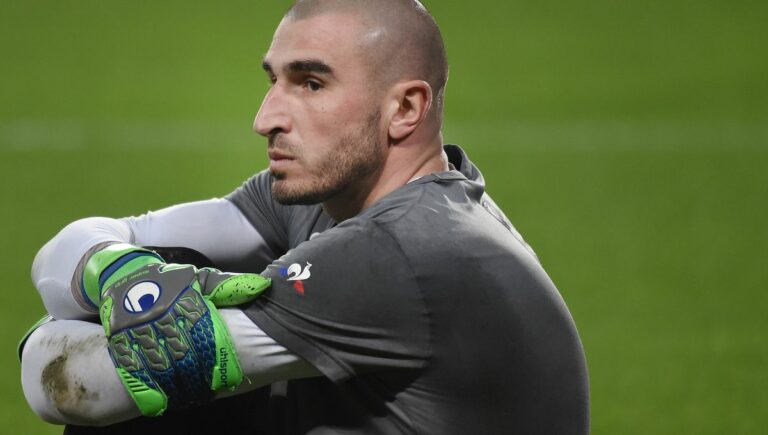 Ruffier attaque