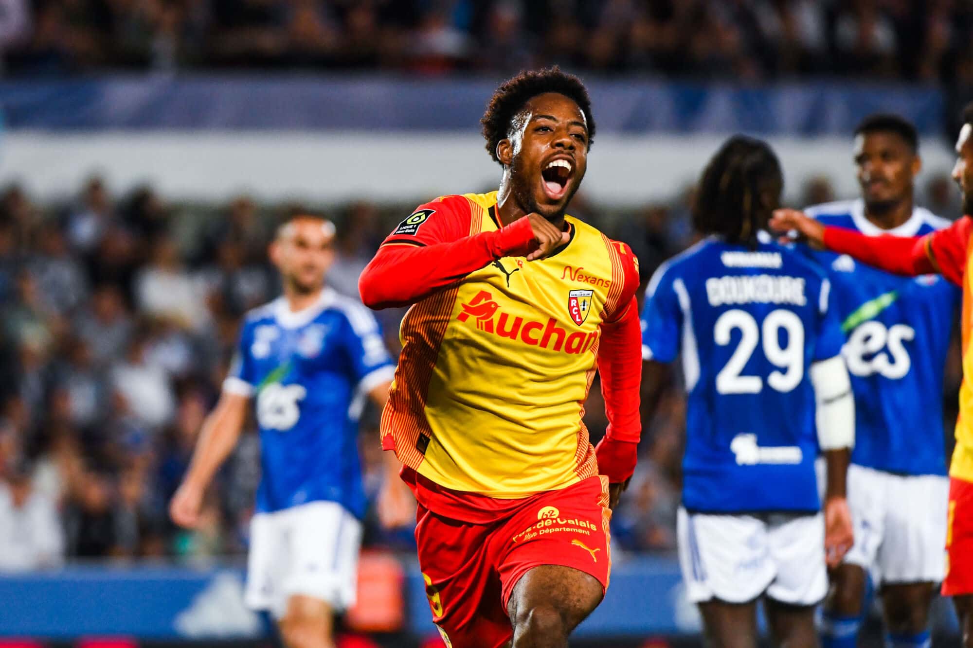 Wahi buteur Lens